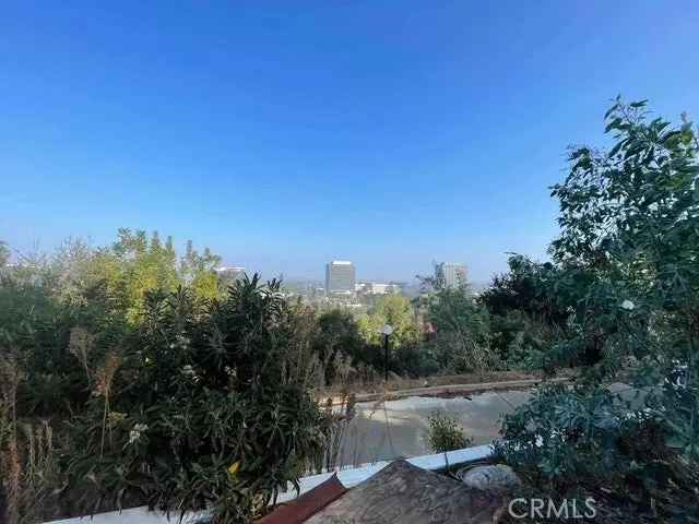 House For Sale in 4418, Woodley Avenue, Los Angeles, California