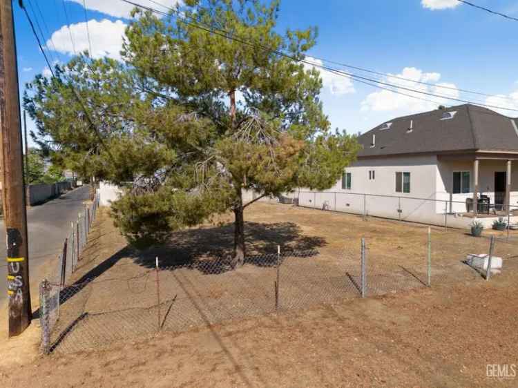 Land For Sale in 1018, Gage Street, Bakersfield, California