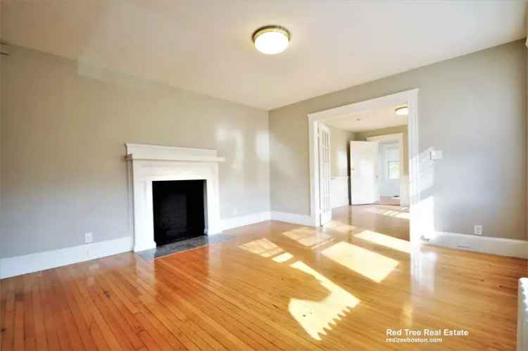 Rent Apartment in Cleveland Circle with Four Beds and Modern Features