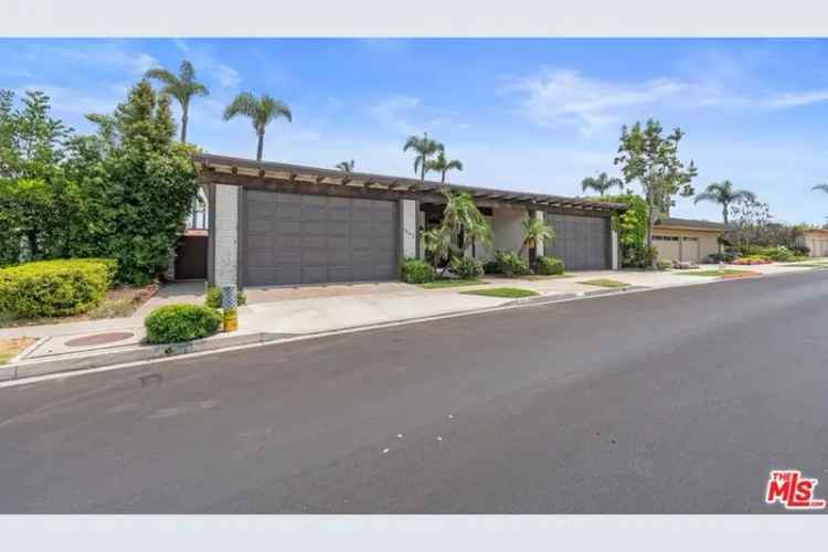 House For Sale in 1542, Galaxy Drive, Newport Beach, California