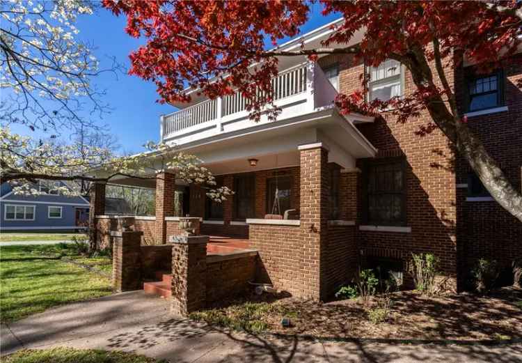 House For Sale in 114, South College Street, Siloam Springs, Arkansas