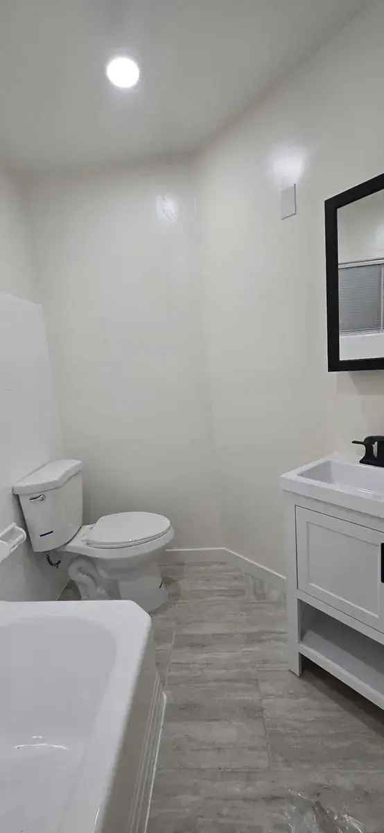 Rent Renovated One Bedroom Apartment in Los Angeles with Great Features