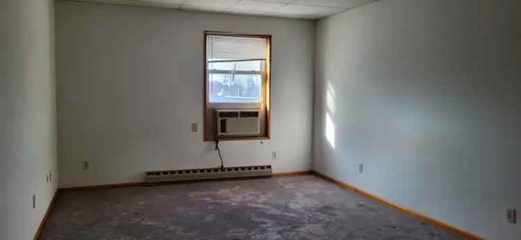 Rent 1 Bedroom Apartment in Hamilton Township with Off Street Parking