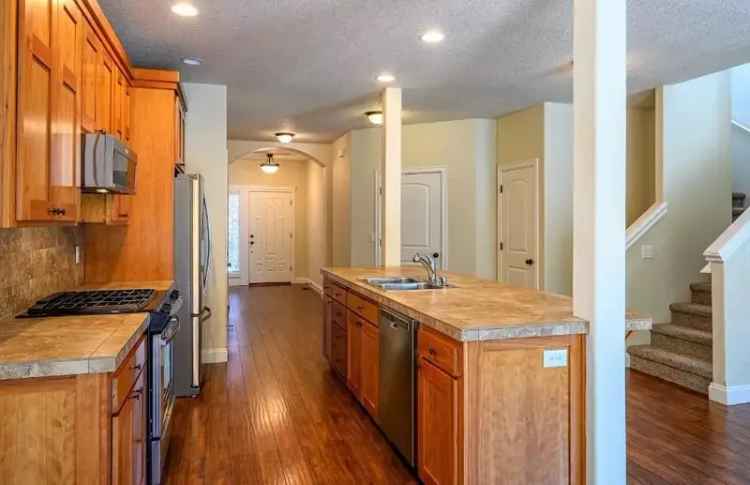 Rent a 4 Bedroom Home with Fenced Yard in Oregon City