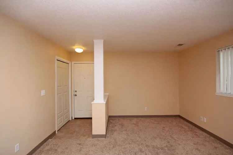 Rent 2 and 3 Bedroom Apartments at Prairie View Apartments