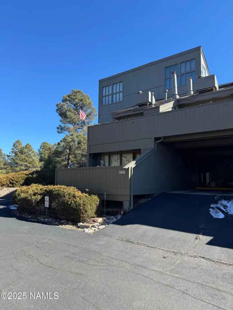 House For Sale in 2650, North Valley View Road, Flagstaff, Arizona