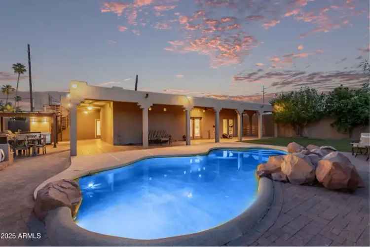 Luxury Buy Home in Paradise Valley with Pool and Rooftop Deck