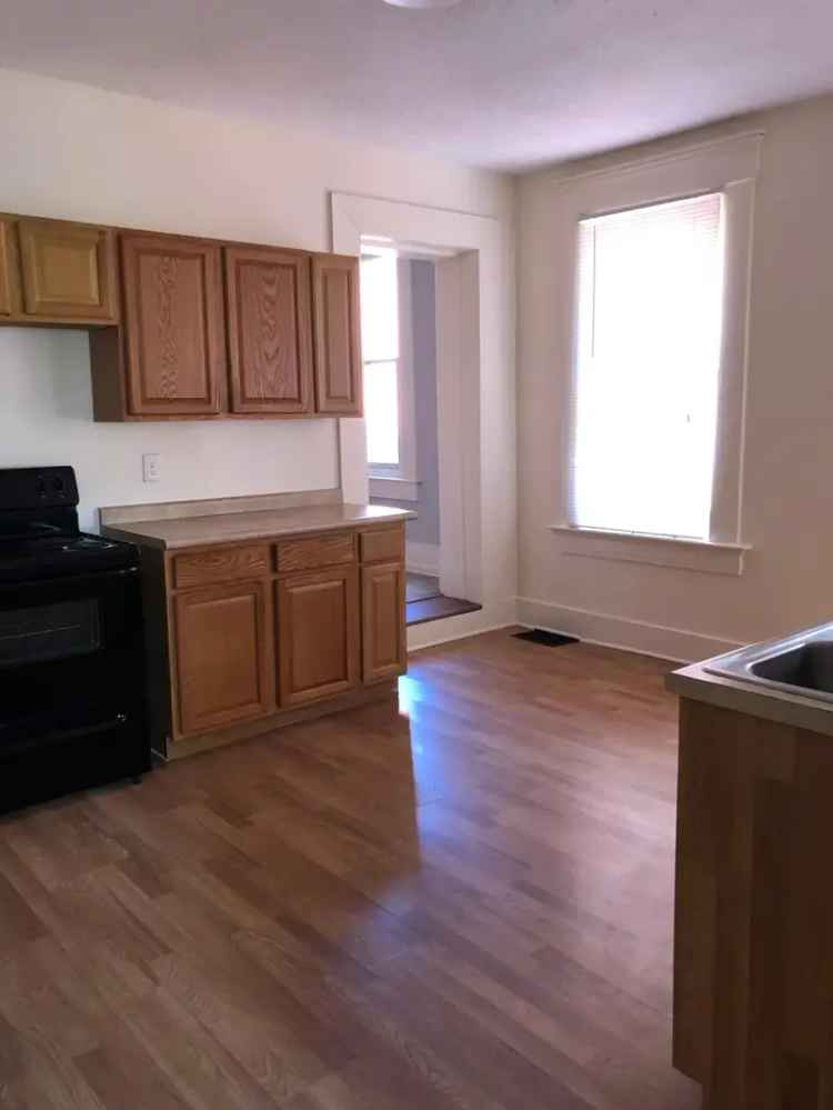 Rent Apartment Unit Near Mainstrasse with Parking and Amenities