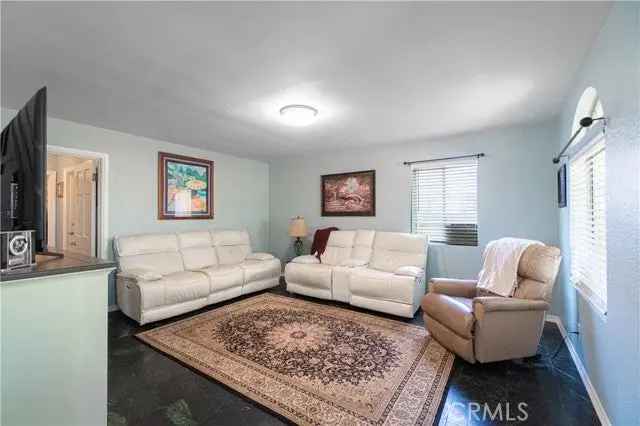 House For Sale in 1562, West 31st Street, Long Beach, California