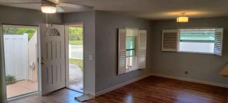 Rent Duplex Apartment Unit with 2 Bedrooms in Largo Park