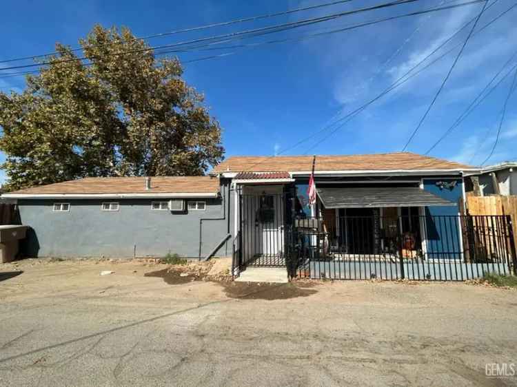 House For Sale in 127, Bernard Street, Bakersfield, California