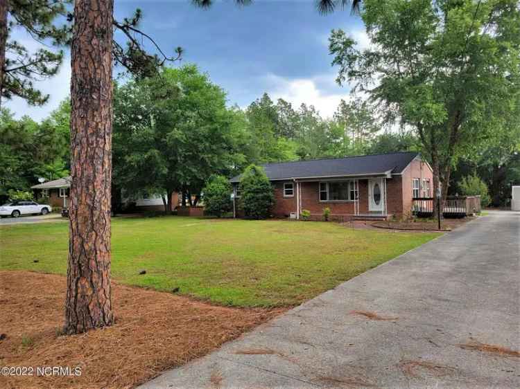 Rent adorable three bedroom home near downtown Aberdeen and Southern Pines