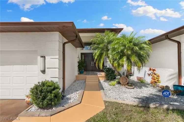 House For Sale in 621, Northwest 16th Terrace, Cape Coral, Florida