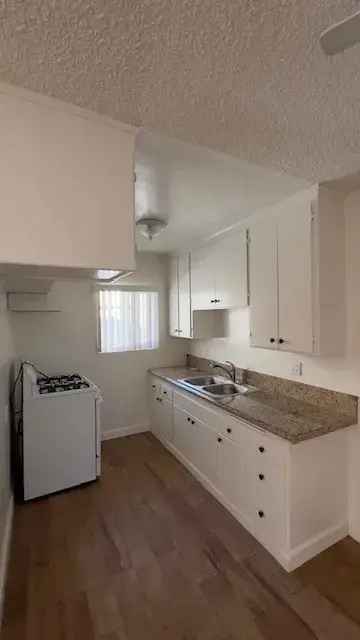 Rent Apartment Unit in Glendale CA Upgraded Clean Property