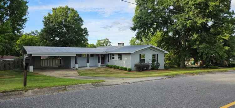 Buy House in Eufaula with Open Layout and Bonus Room