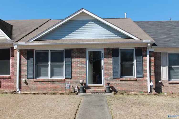 House For Sale in 375, Cherry Street Northwest, Hartselle, Alabama