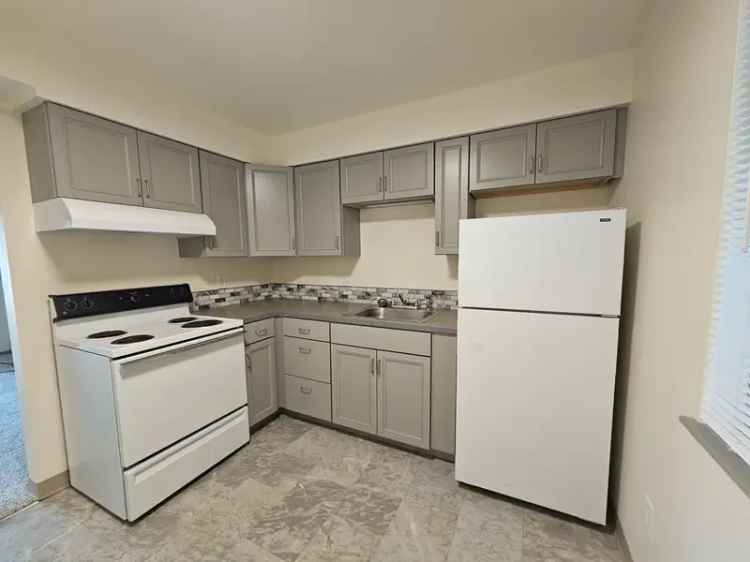 Rent Apartments in South Hill with A/C and Onsite Parking