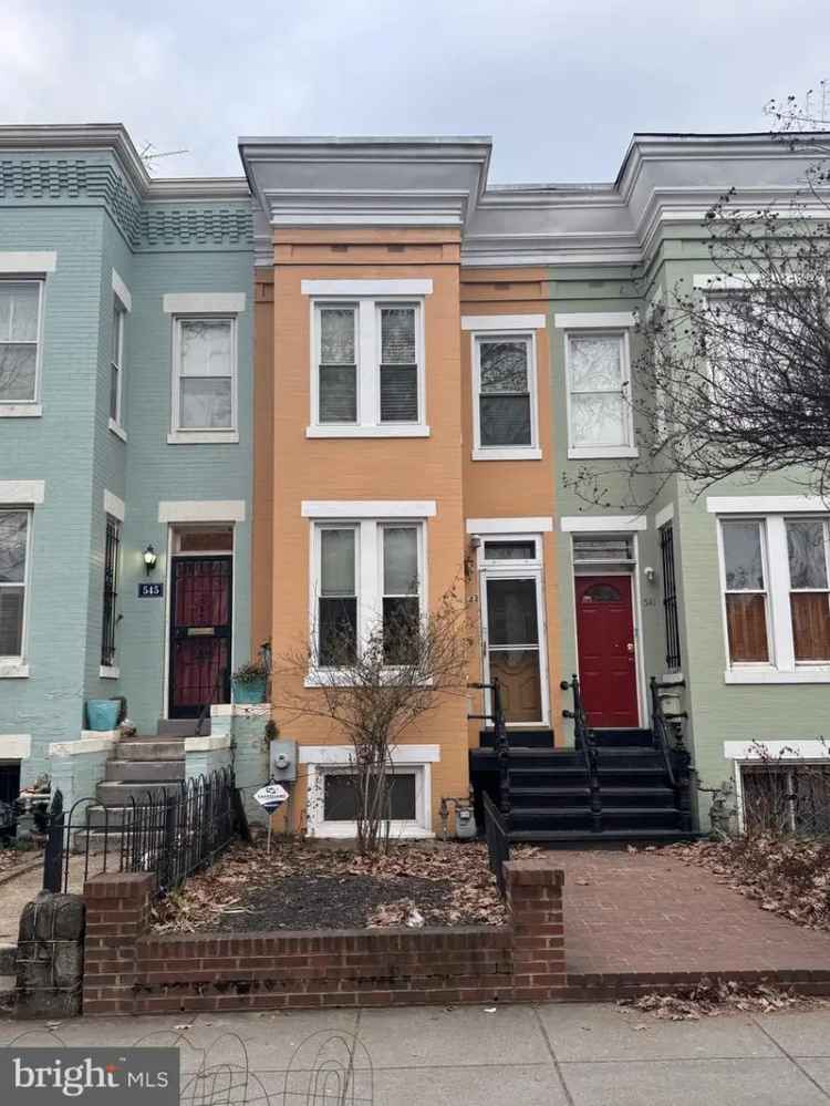 House For Sale in 543, 14th Street Southeast, Washington, District of Columbia