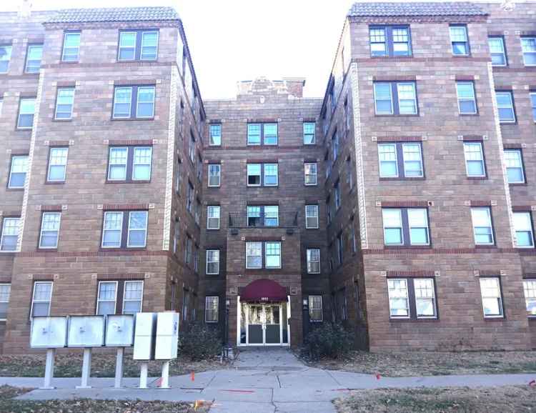 Rent Spacious One Bedroom Apartment Near University of Nebraska