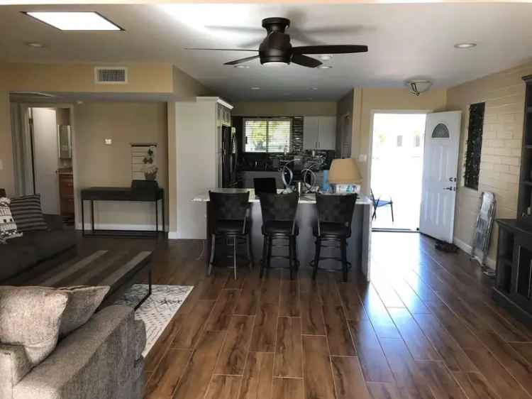 Rent 2BR Home Overlooking Lake in South Course