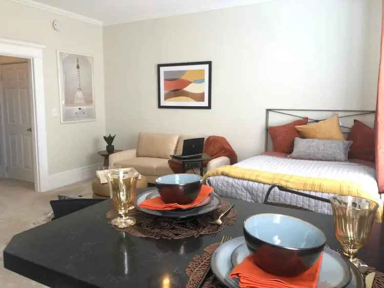 Rent Nob Hill Apartments Near Polk Street with Modern Amenities