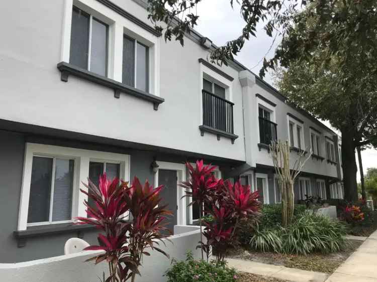 Rent 2 Bed 2 Bath Condo Near Baldwin Park with Great Amenities