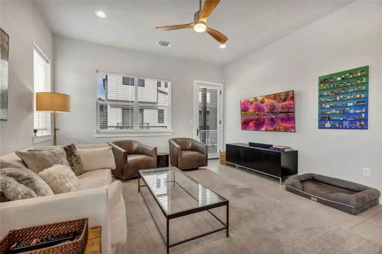 Rent Luxury Townhome in Central Austin with Scenic Views