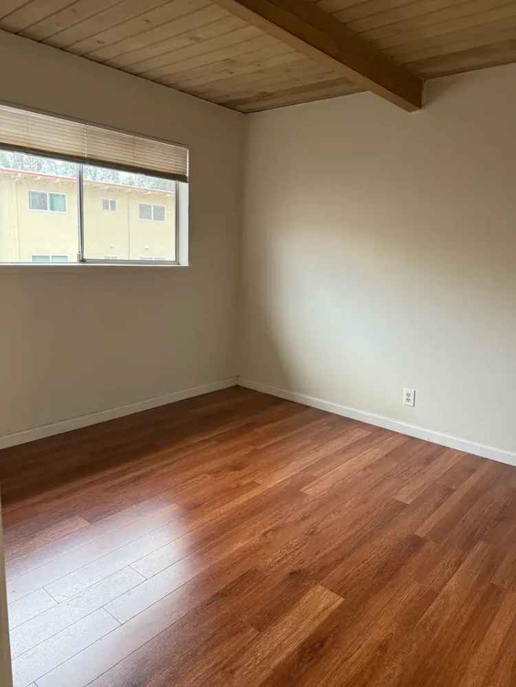 Rent 2 Bedroom Apartment Unit in San Leandro with Covered Parking