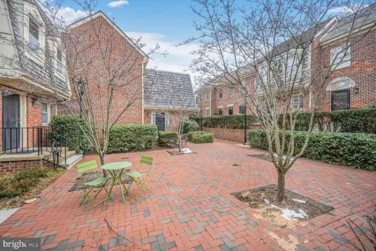 House For Sale in Washington, District of Columbia