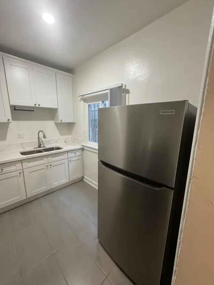 Rent Single Studio Apartment in Los Angeles with Utilities Included