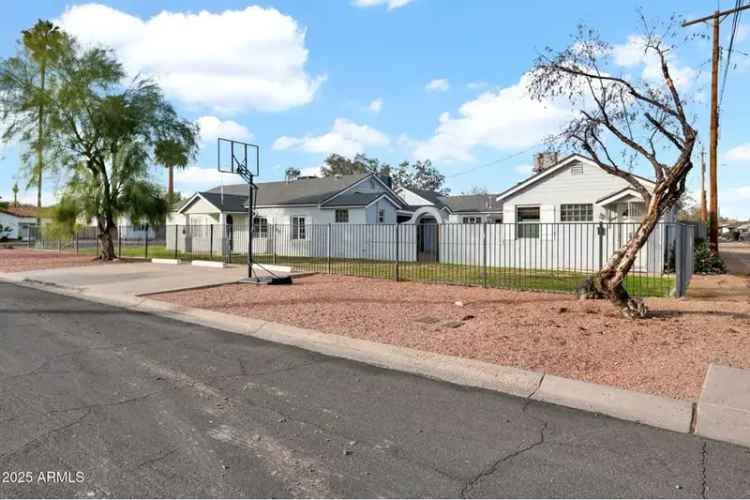 Invest in a Multi-Family Property with Five Units in Phoenix