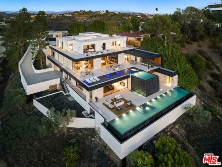 House For Sale in 1035, Stradella Road, Los Angeles, California