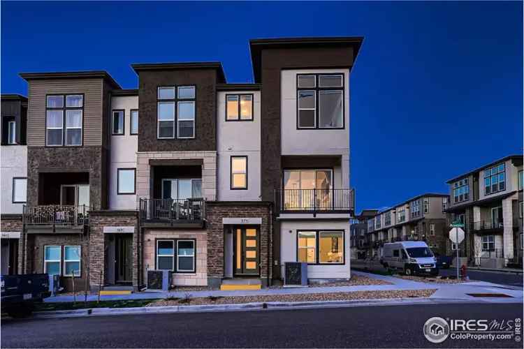 Luxury Townhome Rent in Southwest Facing Location with 4 Bedrooms and Upgrades