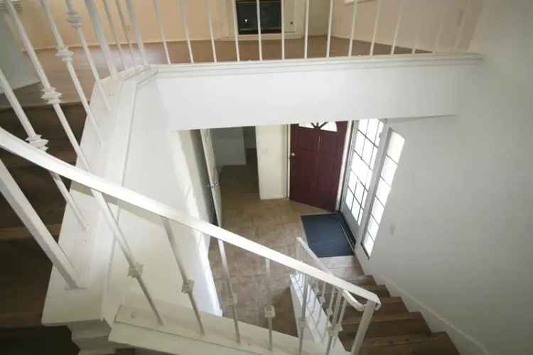 Rent 1 Bedroom Townhouse in Hampton Village with Privacy and Amenities