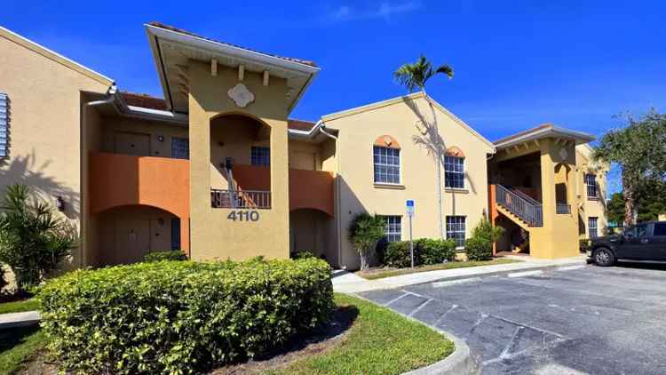 Rent a 2 Bed 2 Bath Condo in Villas at Venezia with Great Amenities