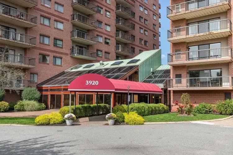 Rent Stunning Apartment Unit with River Views in Mystic River Park