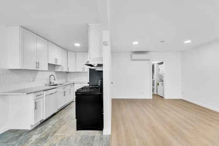 Rent One Bedroom Apartment in West Hollywood with Modern Amenities