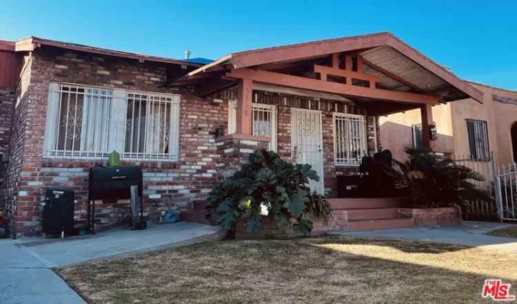 House For Sale in 3318, West 66th Place, Los Angeles, California