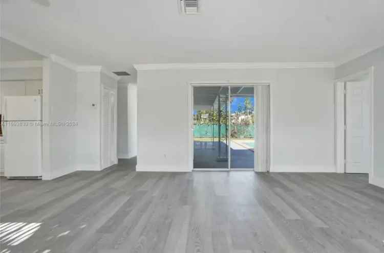 Rent Beautifully Renovated House in Hollywood with Pool and Backyard