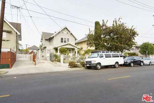 House For Sale in 1677, West 24th Street, Los Angeles, California