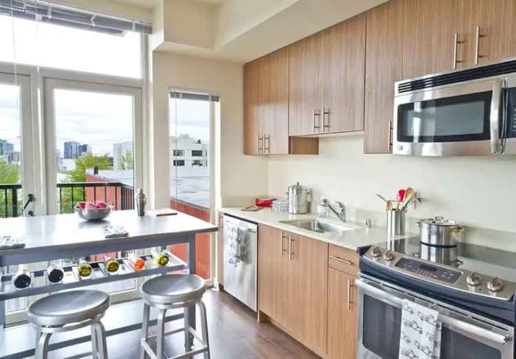 Rent Apartments in Capitol Hill with Hotel Luxuries