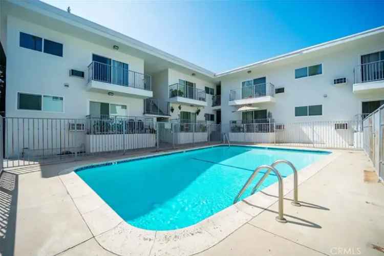 Buy apartment community in Pasadena CA with 16 units and modern features