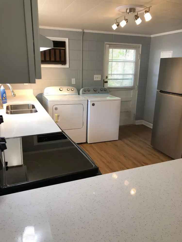 Rent Townhouse Near NCSU Centennial Campus with Modern Updates