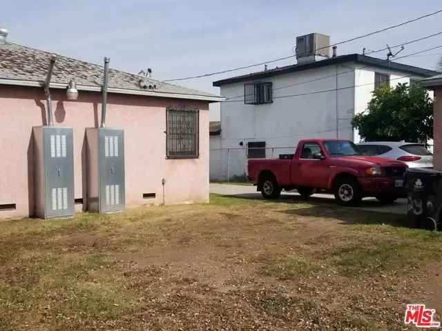 House For Sale in 230, East 111th Street, Los Angeles, California