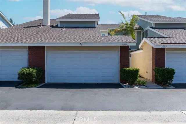 House For Sale in 21176, Serra Vista, Lake Forest, California