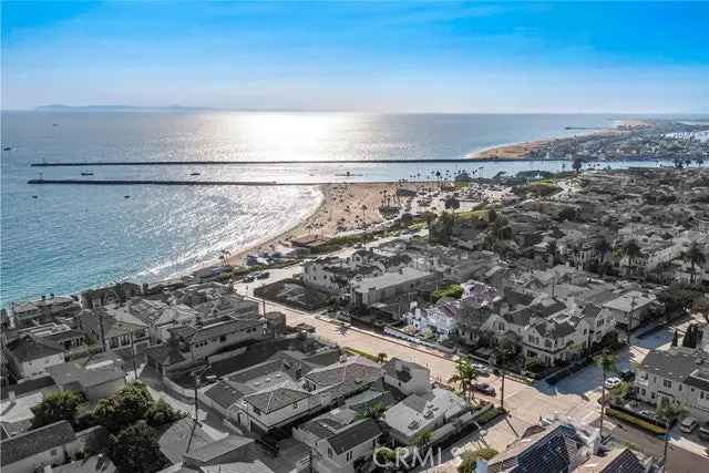 House For Sale in 215,217, Marigold Avenue, Newport Beach, California