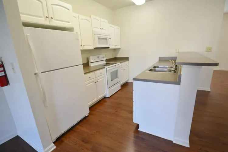 Rent Apartments in Campbell Crossing with Utilities Included and Great Amenities