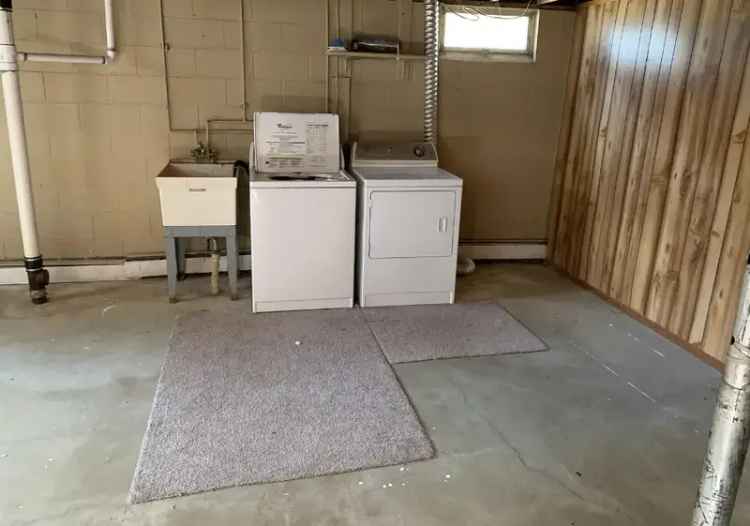 Rent Townhouse in St. Clair MI with 2 Bedrooms and Large Backyard