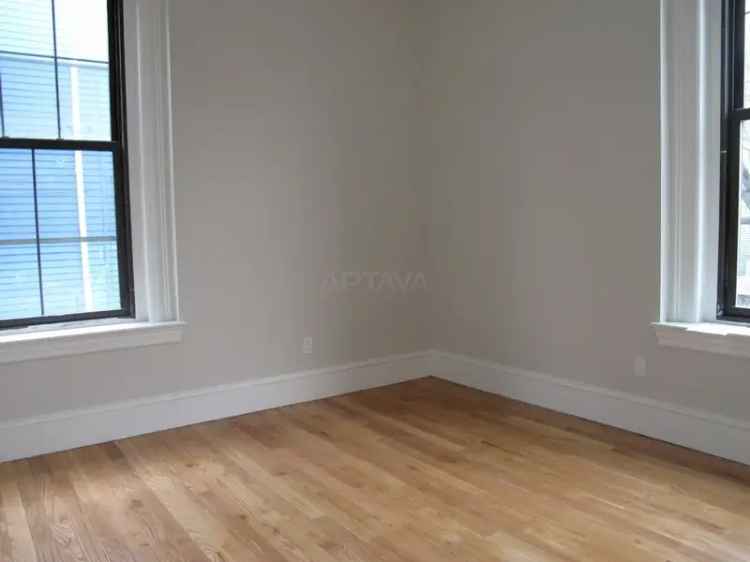 Rent 2.5 Bedroom Apartment in Davis Square Alewife Area with Modern Features