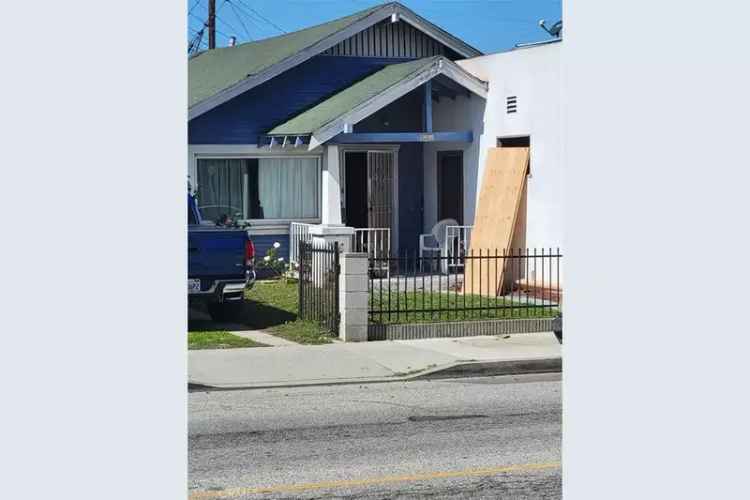 House For Sale in 2051, Orange Avenue, Long Beach, California